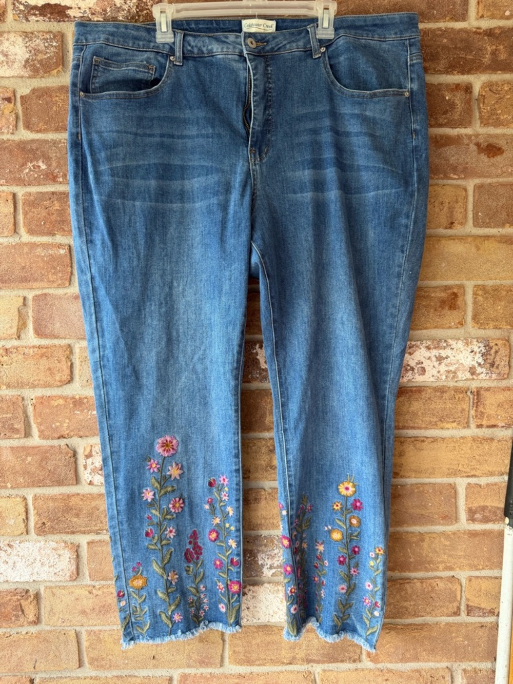 Coldwater Creek Wildflower Embroidered Women’s Jeans